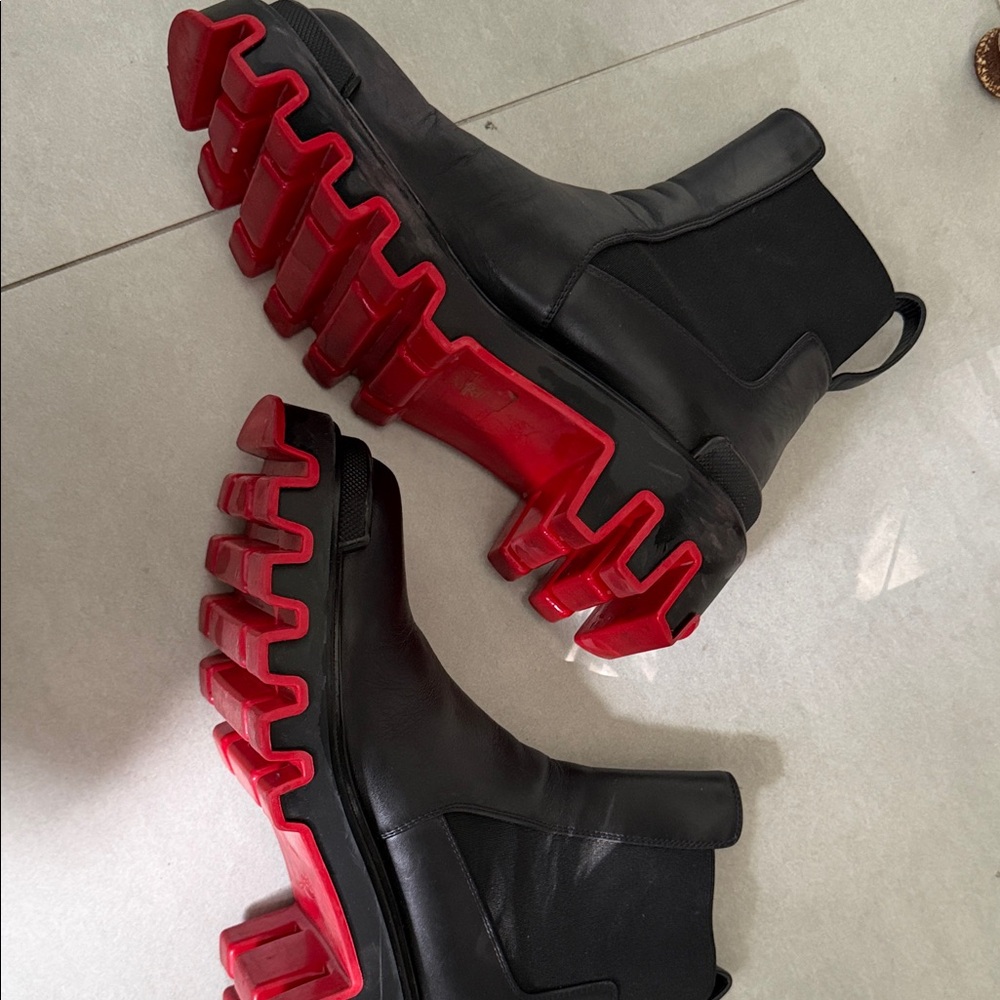 Christian Louboutin dune woman’s Booties - Picture 5 of 12